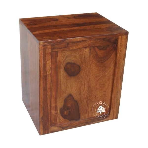 Szafka nocna Goa z drewnianymi drzwiami