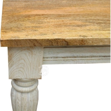 Drewniany dwukolorowy stół ręcznie robiony