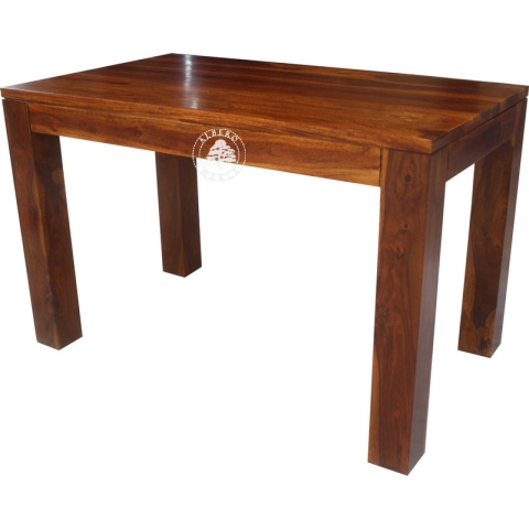 Mały prostokątny stół wykonany z drewna litego