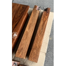 Nowoczesny Stół z drewna litego II gatunek