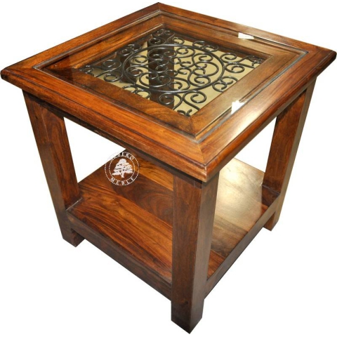 Indyjski drewniany stolik kawowy zdobiony metalem